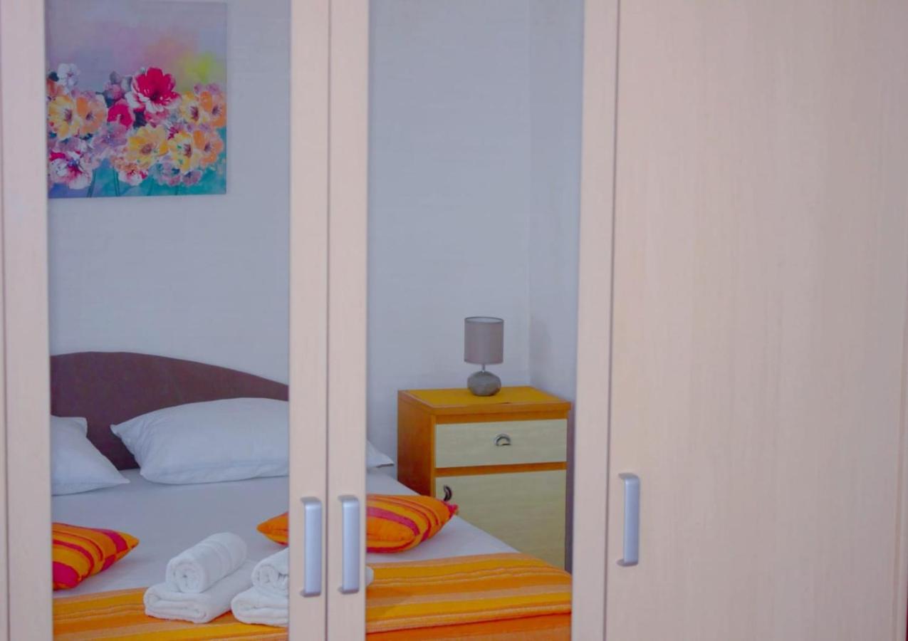 Apartment Ema Trogir Exteriör bild