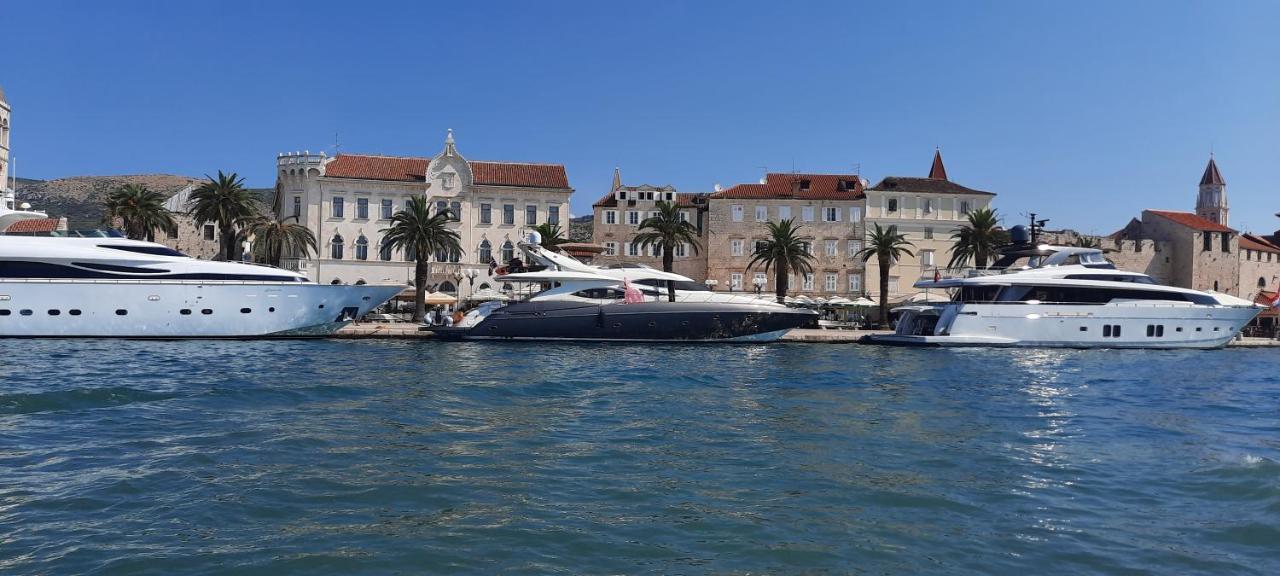 Apartment Ema Trogir Exteriör bild